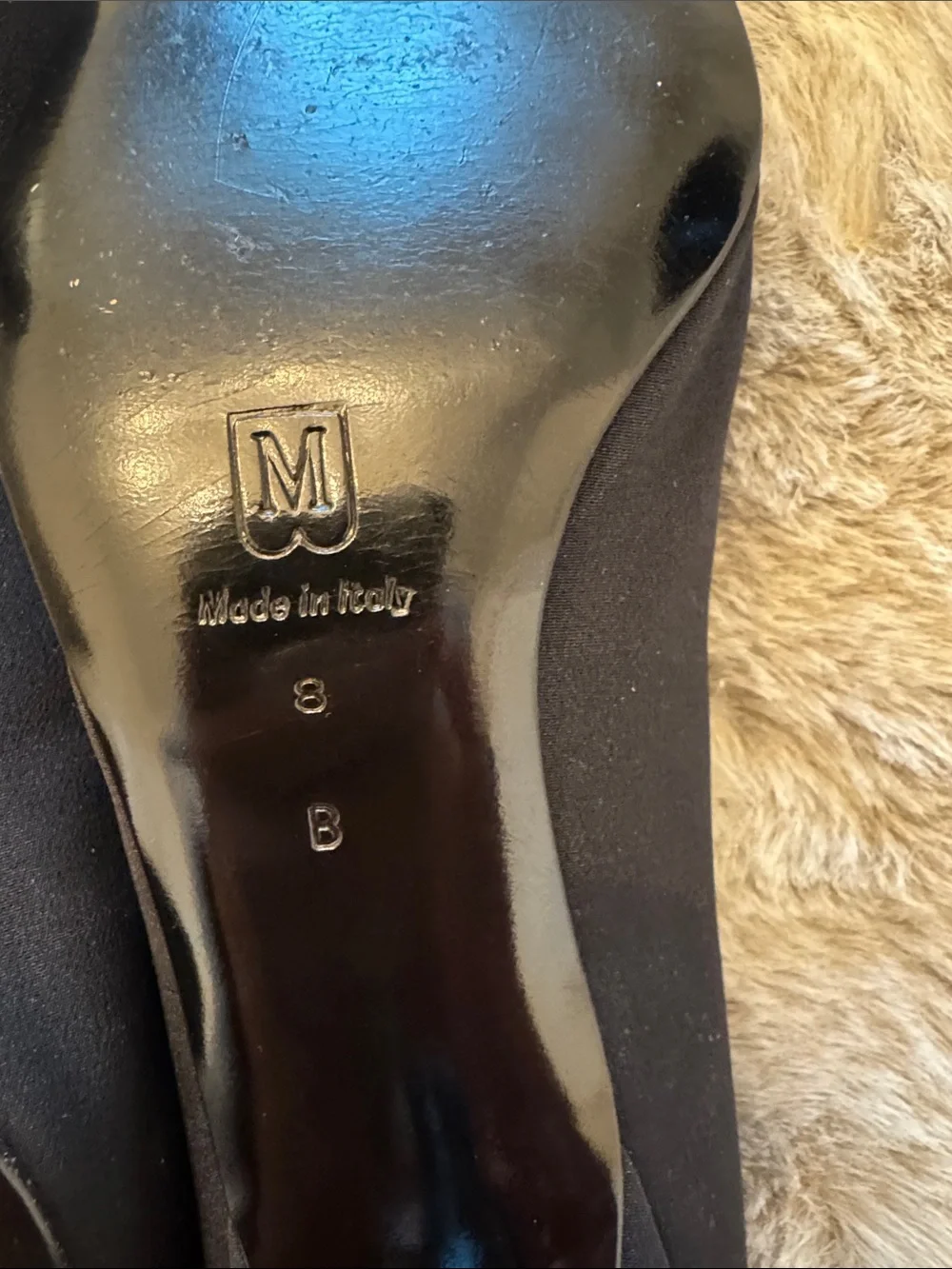 These are vintage Bruno Magli black fabric pumps made in Bologna, Italy - Picture 6 of 10